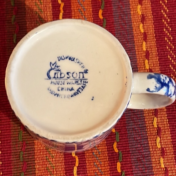 Gibson’s “Bunny” blue sponge ware mug - Picture 5 of 5